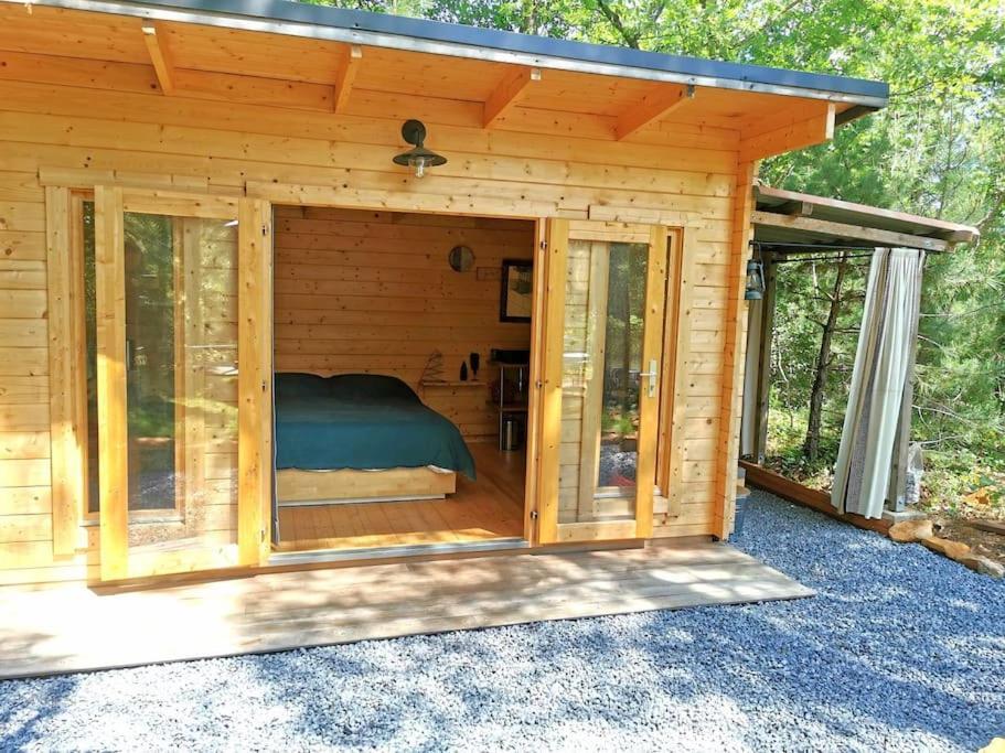 Cabanon Dans Un Ecrin De Verdure 卡连 外观 照片