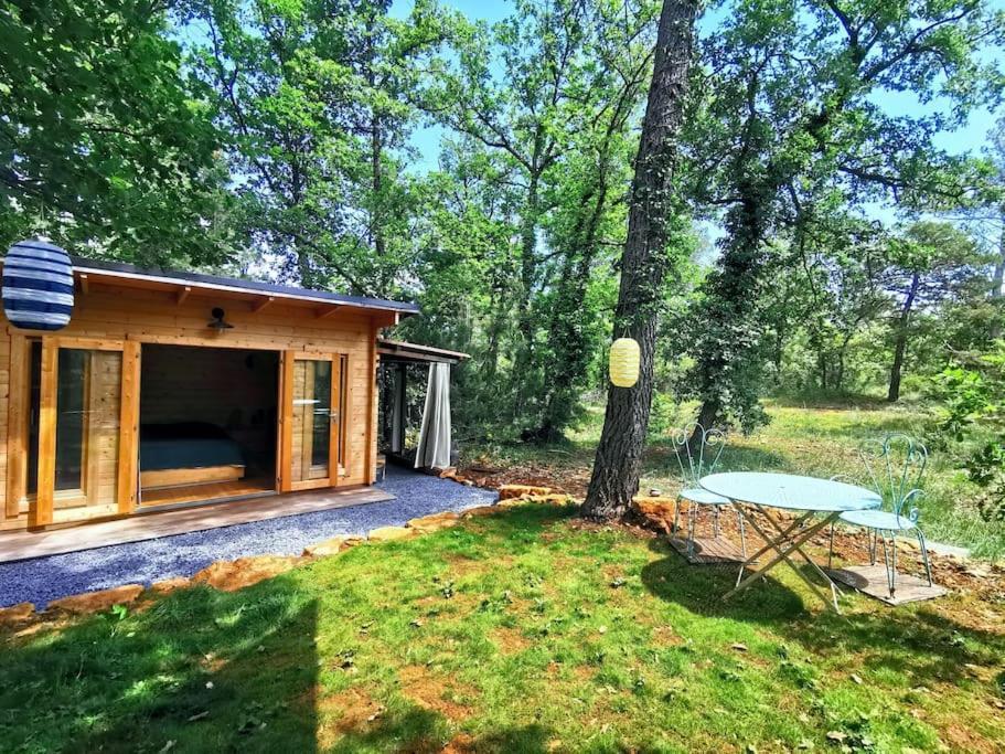Cabanon Dans Un Ecrin De Verdure 卡连 外观 照片